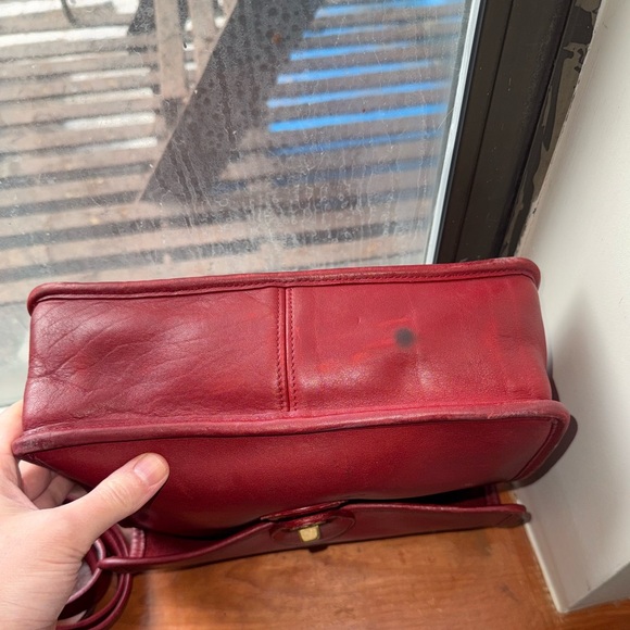 Vintage Classic Coach Willis in Burgundy with brass hardware Style #9927 - Picture 5 of 8